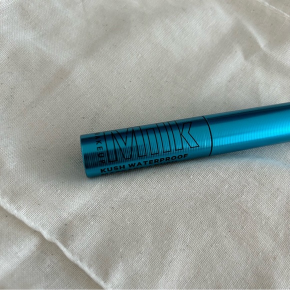 Milk Makeup Kush Waterproof Mascara - Black - Picture 8 of 9